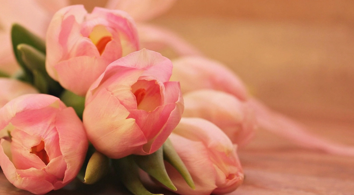Weekly subscription bouquet in a vase on a kitchen table
